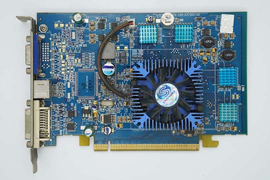 蓝宝石SAPPHIRE Radeon X700 Pro 128MB 显示卡（ATI Radeon X700 Pro芯片）